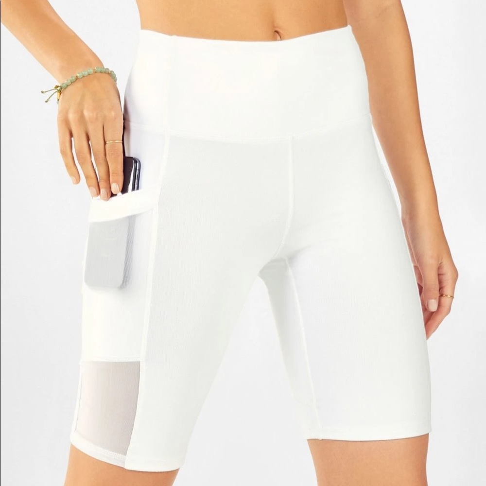 Fabletics Mila High Waisted Pocket Short